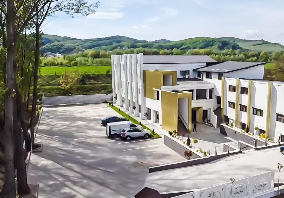Popasul Lui Gicuta Bed & Breakfast Curtea de Argeş Dış mekan fotoğraf